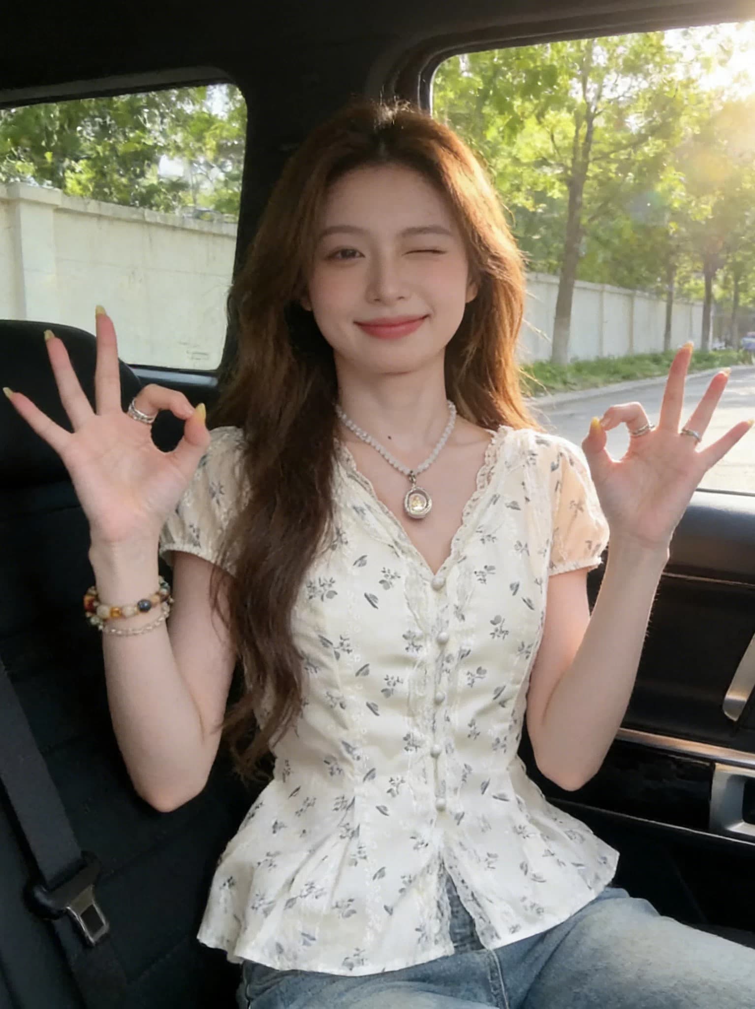 센 부서 작은 청신 레이스 레이스 꽃무늬 V넥 여성 셔츠 여름 새로운 품격 허리 수축 슬림해 보이는 Chic 맨위 상세 이미지 2