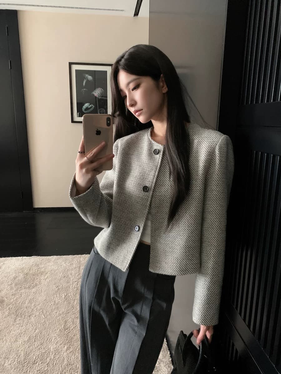 2026 봄 가을 영 새로운 패션 향기로운 재킷 품격 레트로 라운드 넥 단일 행 맨위 스트라이프 루즈핏
