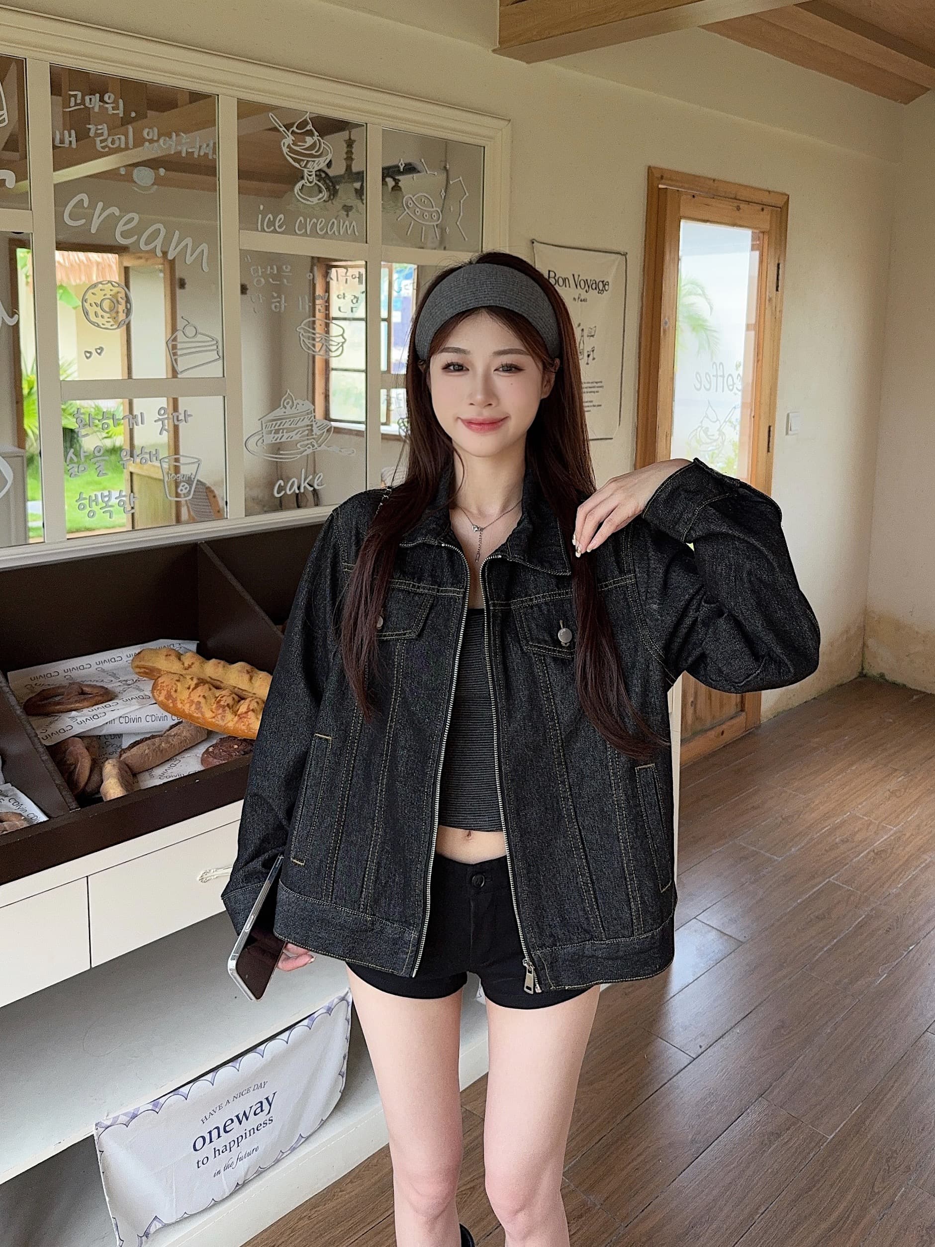실사 검정색 데님 작은 대중 디자인 섹션 쇼트 스타일 루즈핏 데님 재킷 이미지 3