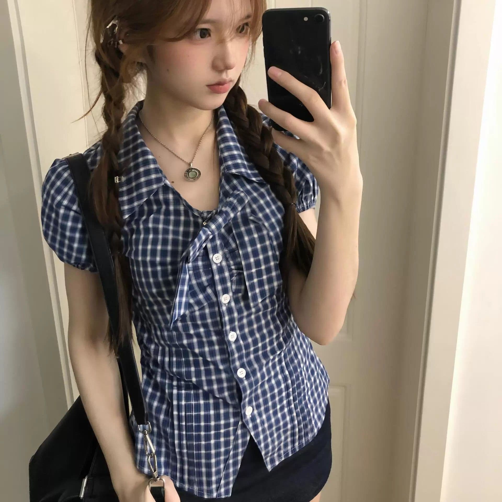 한 부서 레트로 체크무늬 나비 매듭 반팔 셔츠 거품 소매 작은 셔츠 여성 2026 새로운 몸매 가꾸기 고대 조기 센스 셔츠 상세 이미지 4