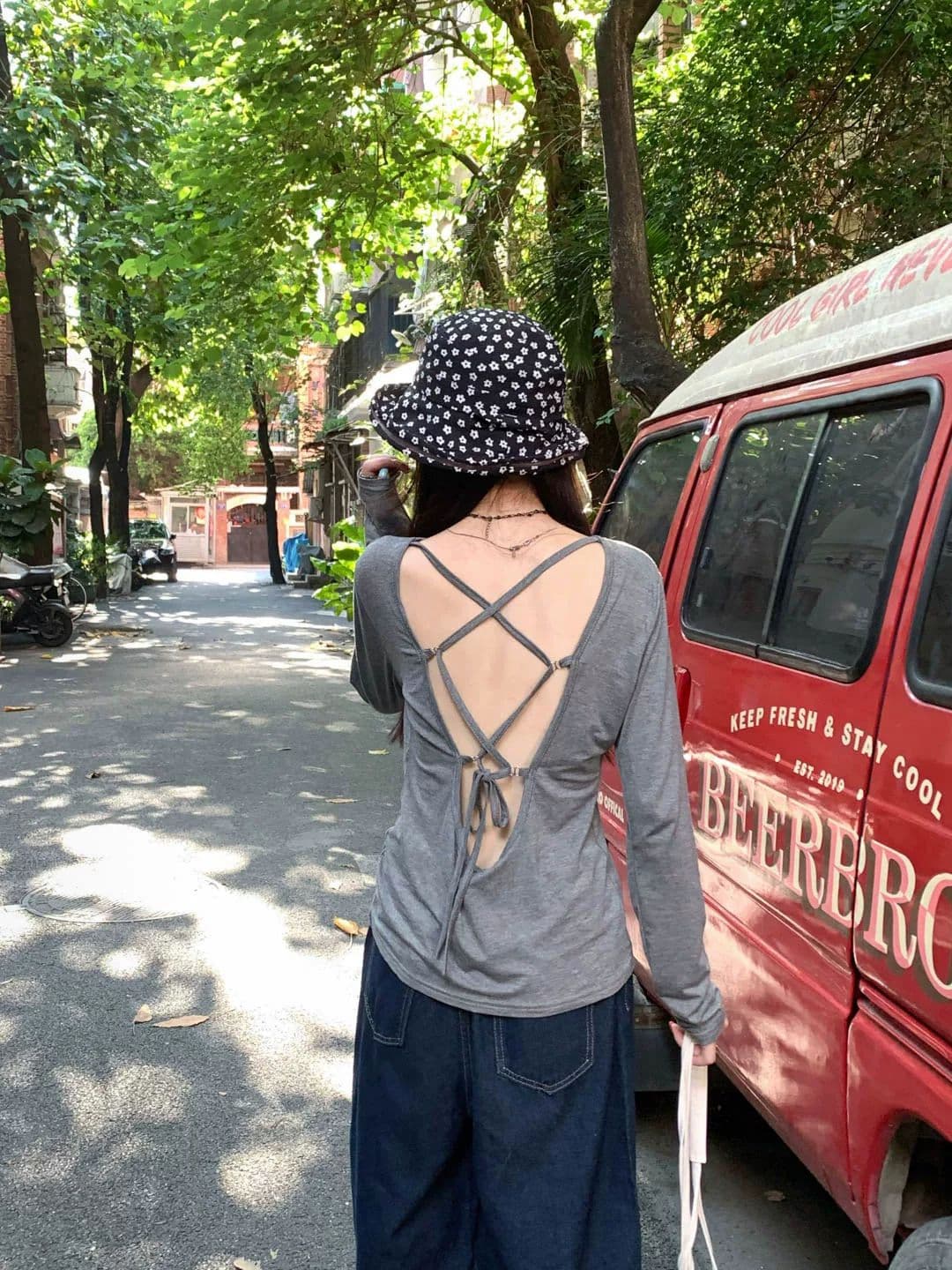 원본 원단 것 핫걸 느슨함 백리스 스트랩 길다 티셔츠 여성 여름 자외선 차단 블라우스 아메리칸 작은 대중 섹시함 의류 상세 이미지 15