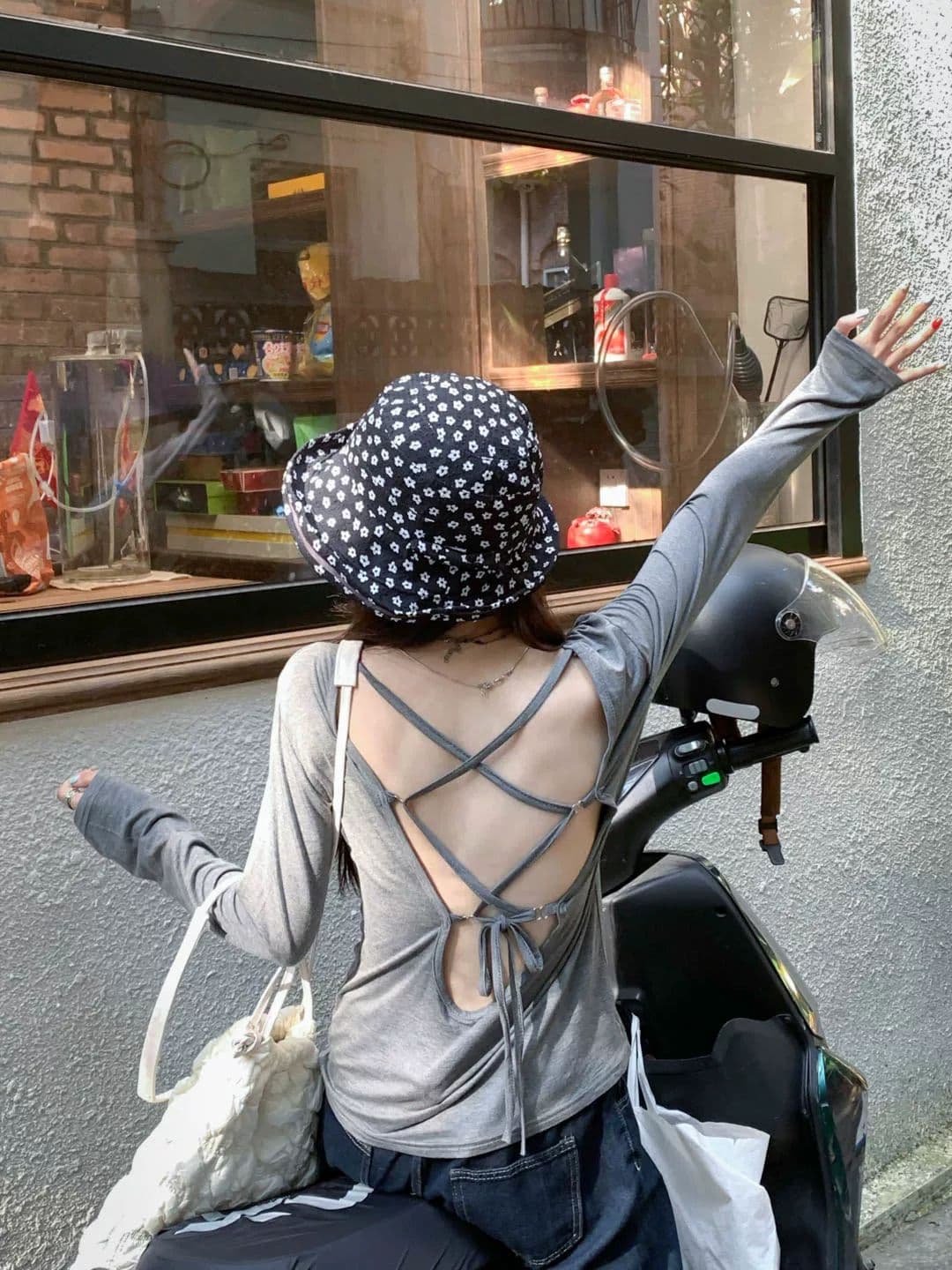 원본 원단 것 핫걸 느슨함 백리스 스트랩 길다 티셔츠 여성 여름 자외선 차단 블라우스 아메리칸 작은 대중 섹시함 의류 상세 이미지 17