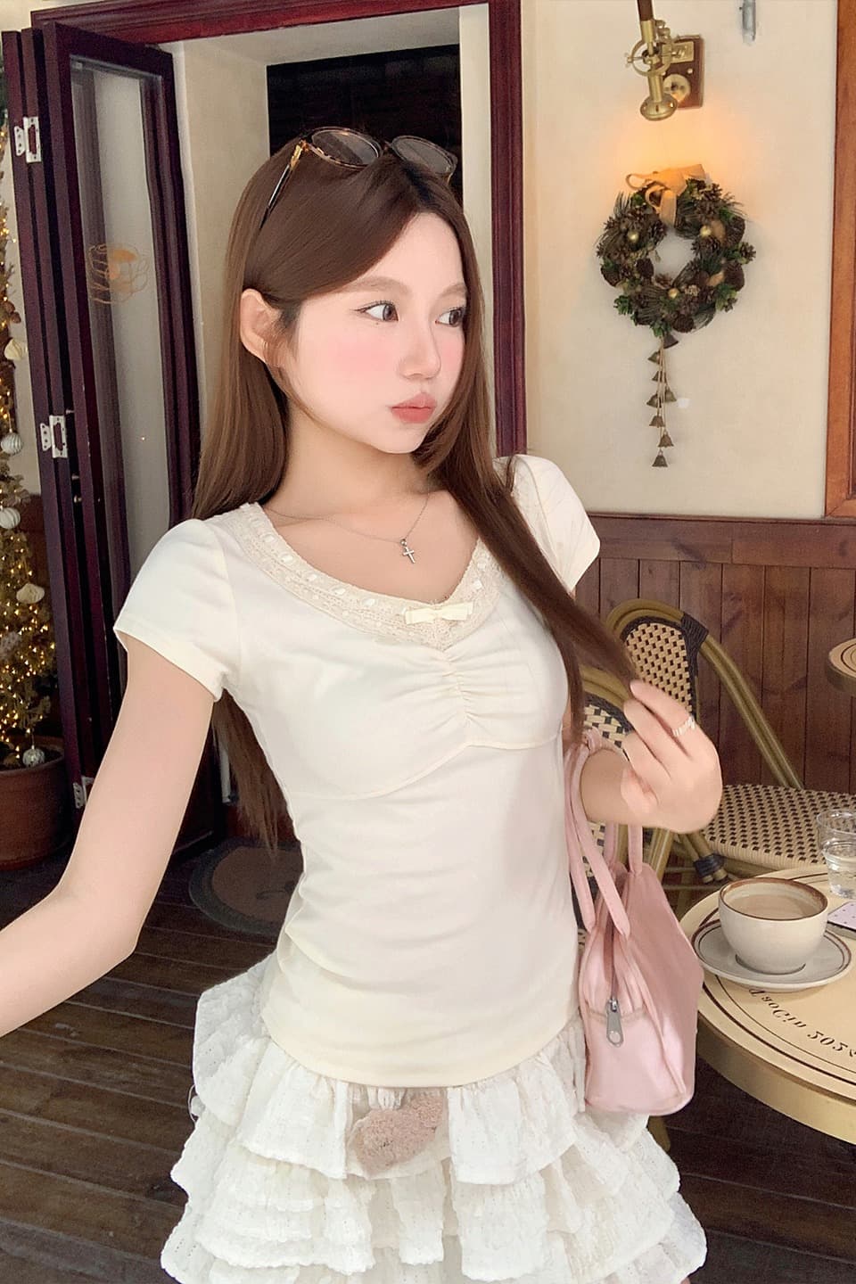핫걸 바람 V넥 레이스 조각 반팔 티셔츠 여성 여름 새로운 한 부서 허리 수축 슬림해 보이는 다용도 출퇴근 짧은 맨위 이미지 7