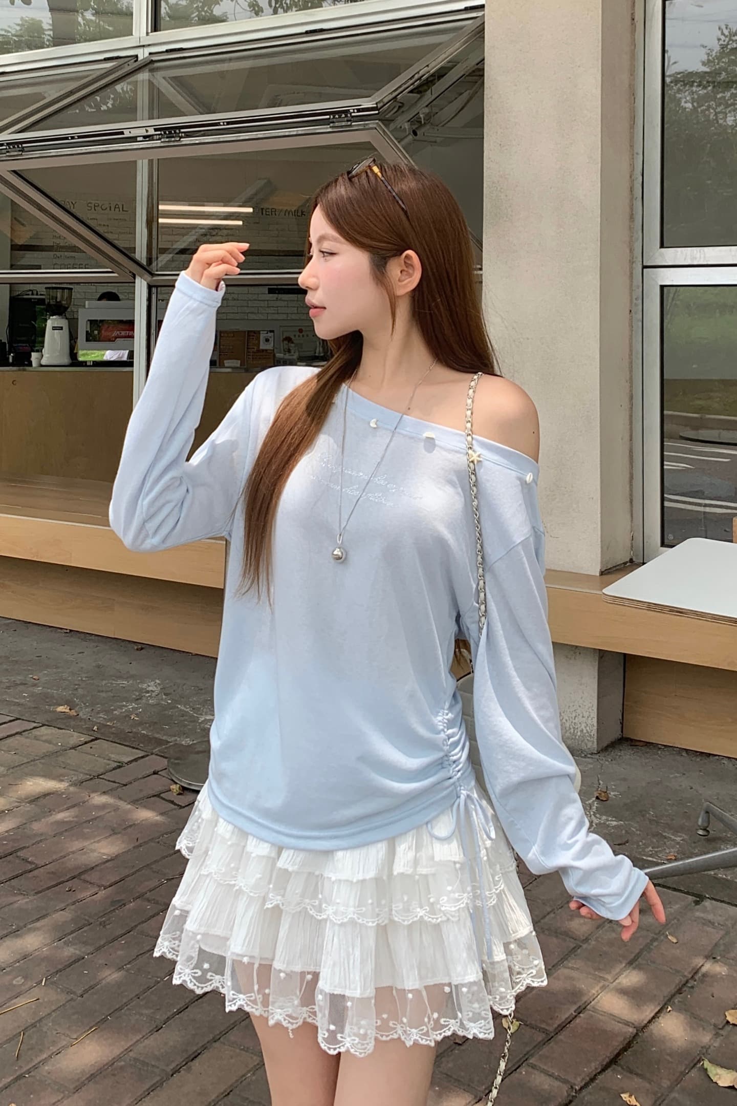 달콤한 매운맛 바람 오프숄더 자외선 차단 블라우스 여성 여름 새로운 조개 장식 측면 펌프 로프 루즈핏 슬림해 보이는 맨위 이미지 7