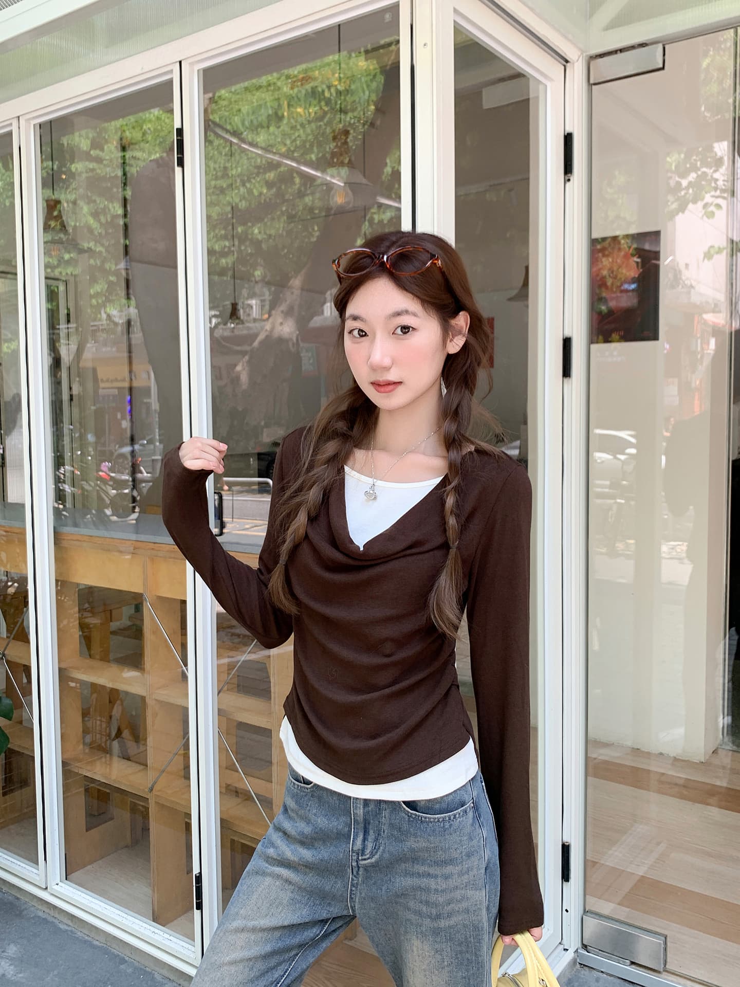 패치워크 배색 페이크 레이어드 긴팔 티셔츠 여성 2026 이른 가을 새로운 주름 허리 수축 슬림해 보이는 쇼트 스타일 만나는 맨위 이미지 3